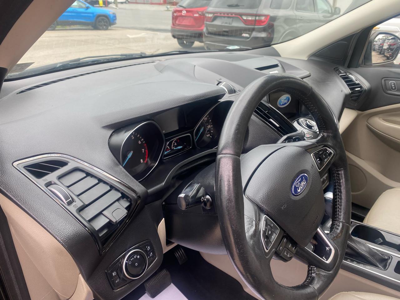 Ford Escape Titanium 4WD 2017