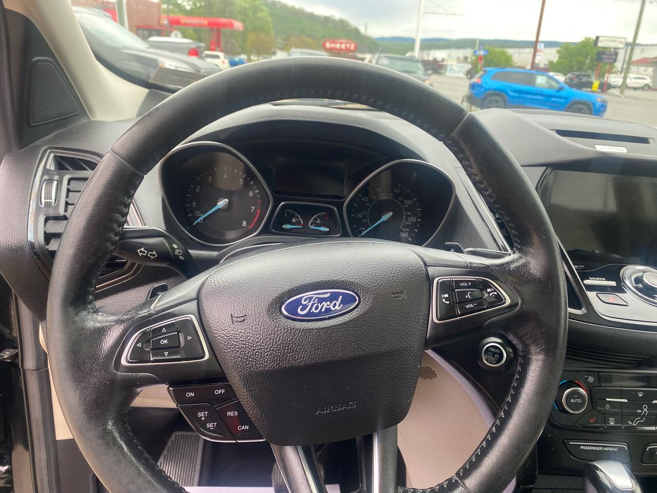 Ford Escape Titanium 4WD 2017