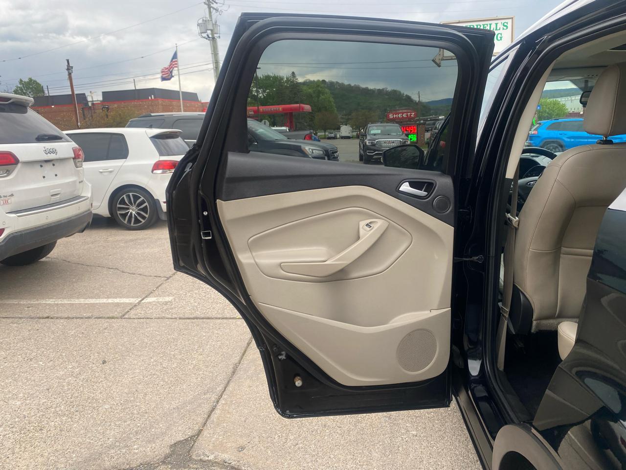 Ford Escape Titanium 4WD 2017