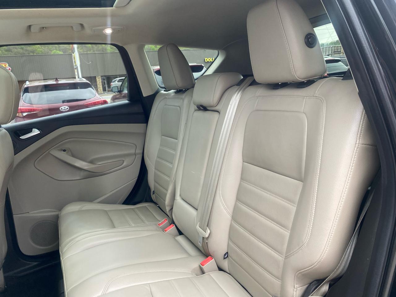 Ford Escape Titanium 4WD 2017