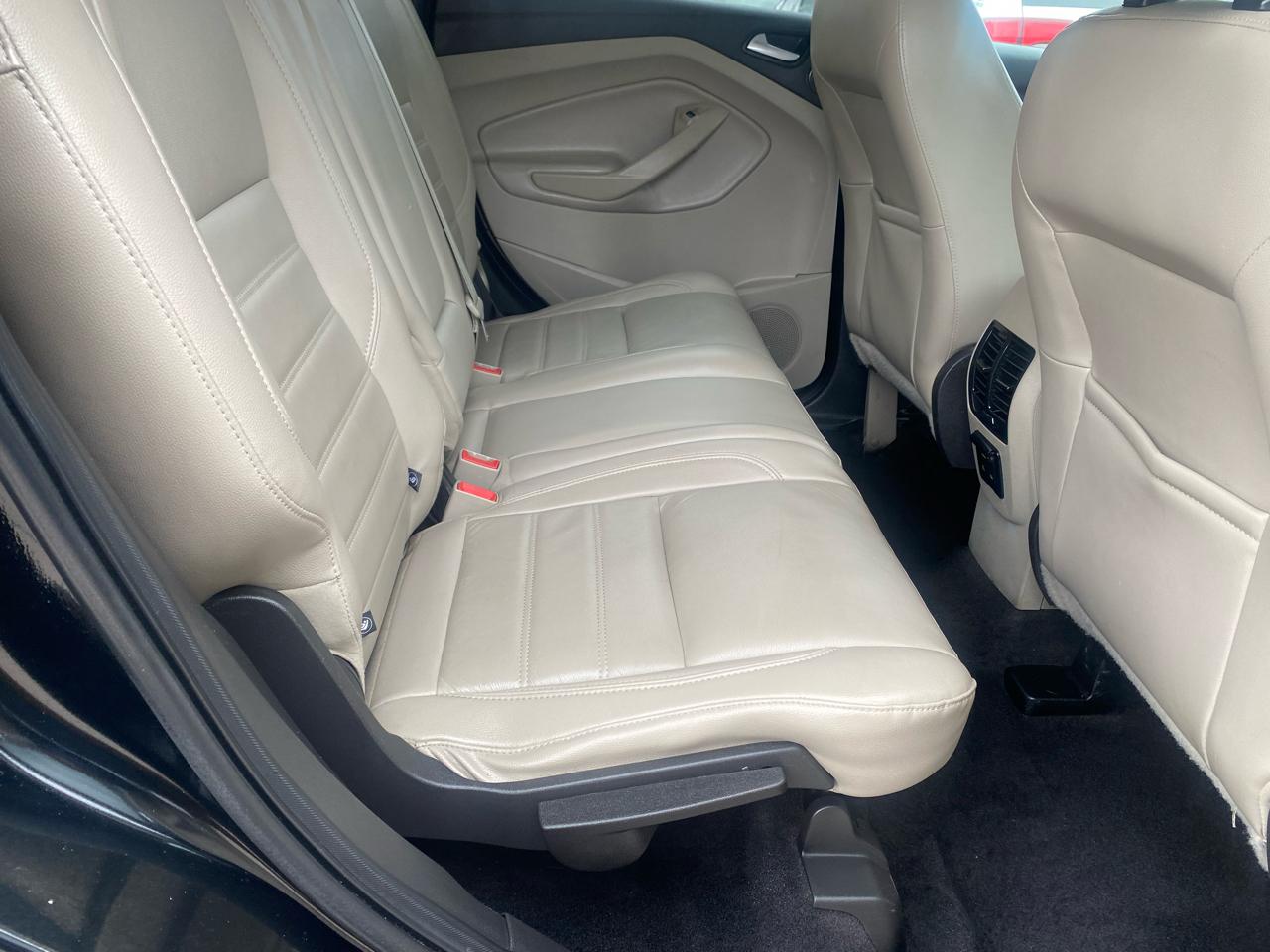 Ford Escape Titanium 4WD 2017