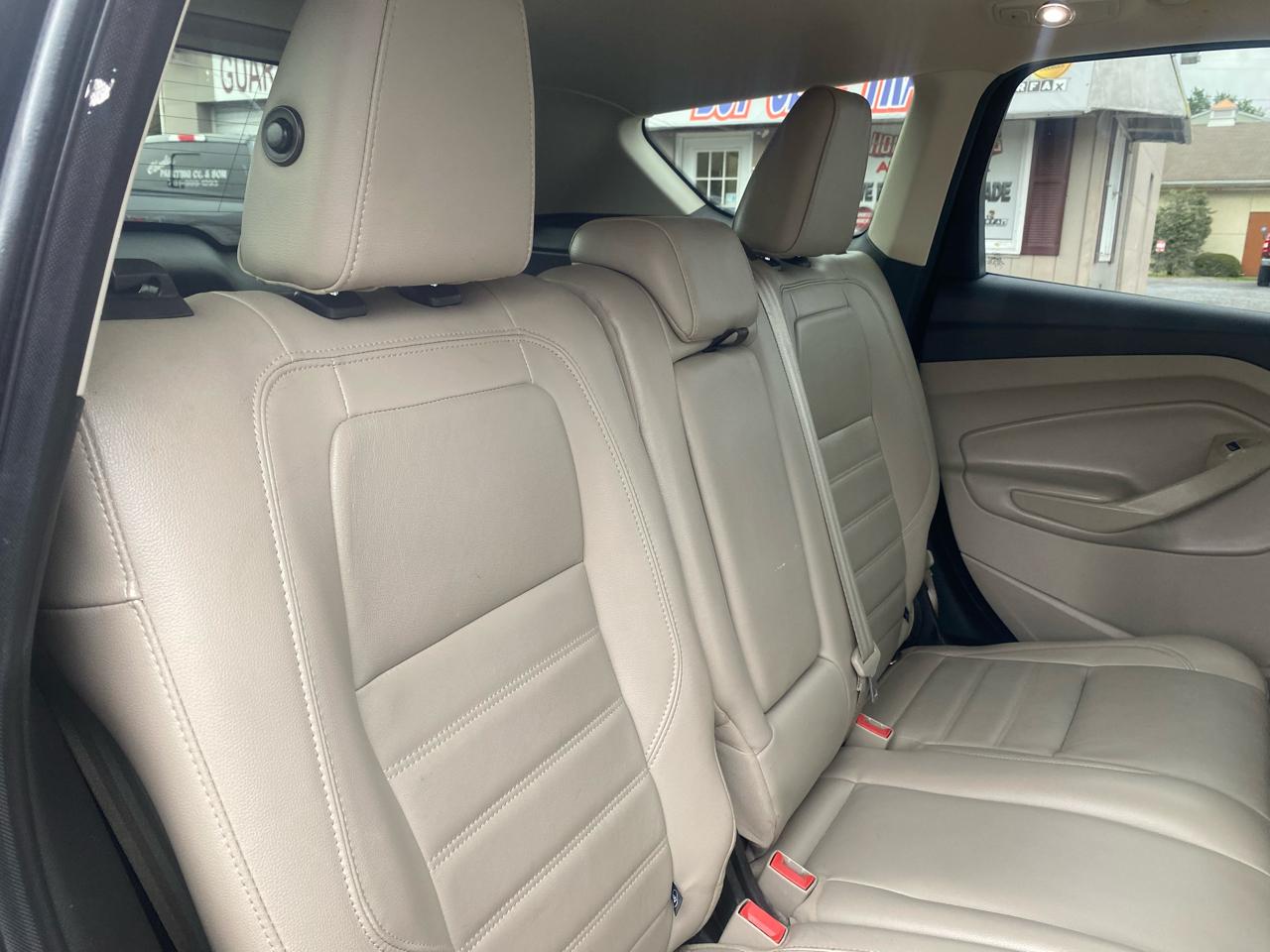 Ford Escape Titanium 4WD 2017