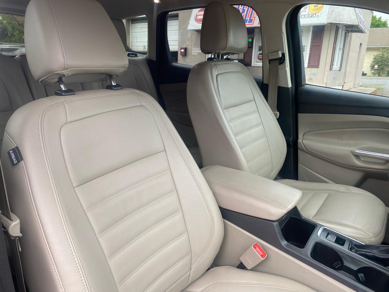 Ford Escape Titanium 4WD 2017