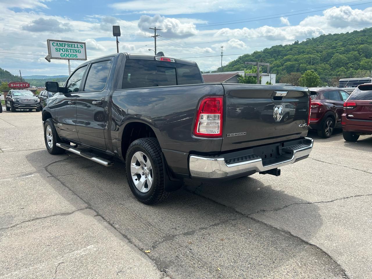 RAM 1500 Big Horn Crew Cab SWB 4WD 2020