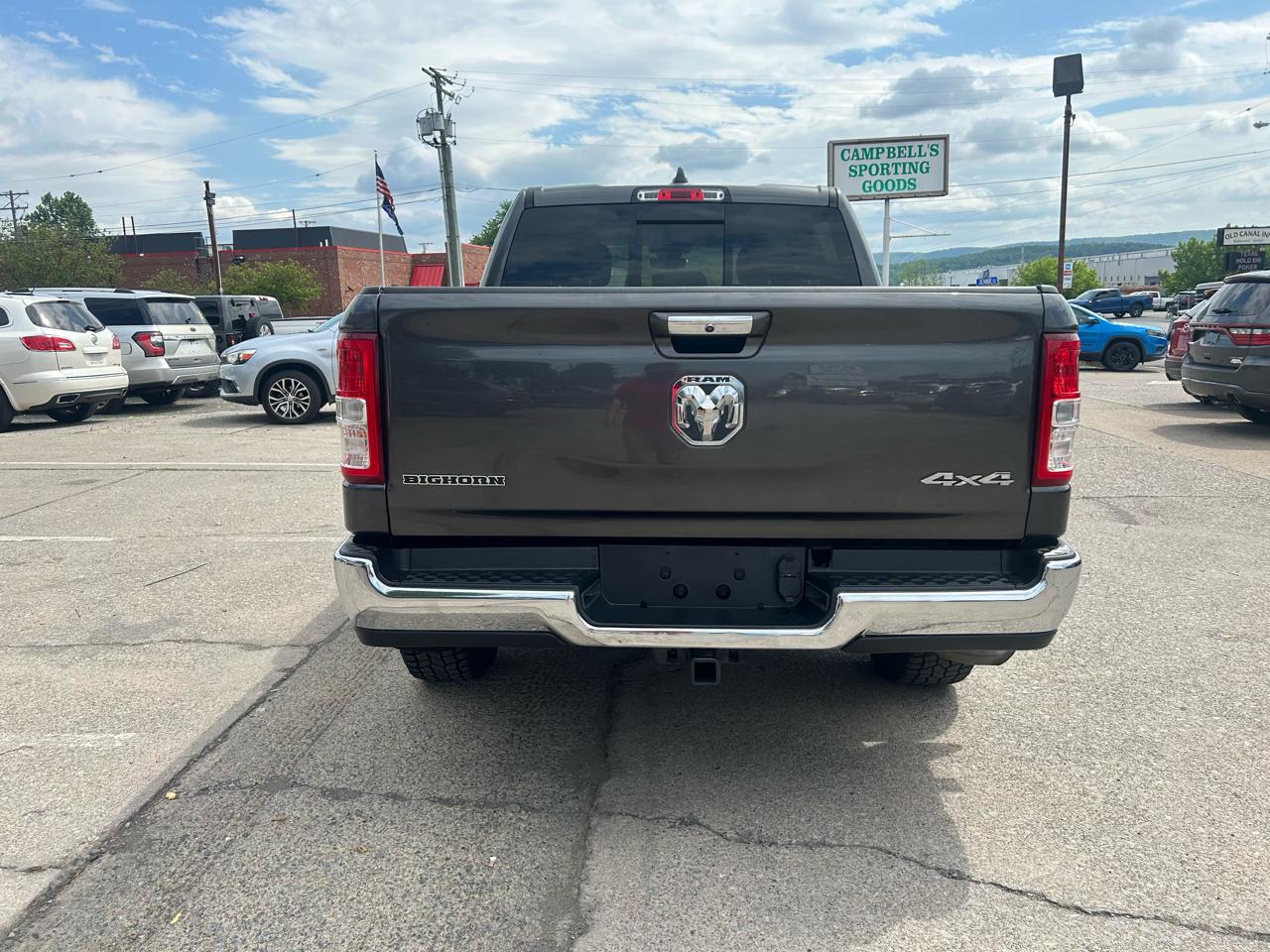 RAM 1500 Big Horn Crew Cab SWB 4WD 2020