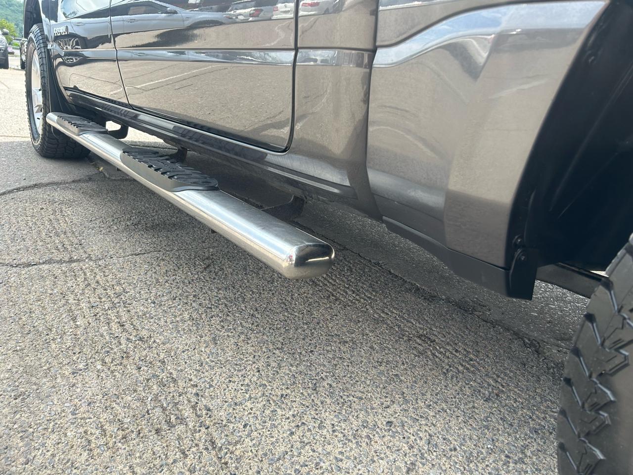 RAM 1500 Big Horn Crew Cab SWB 4WD 2020