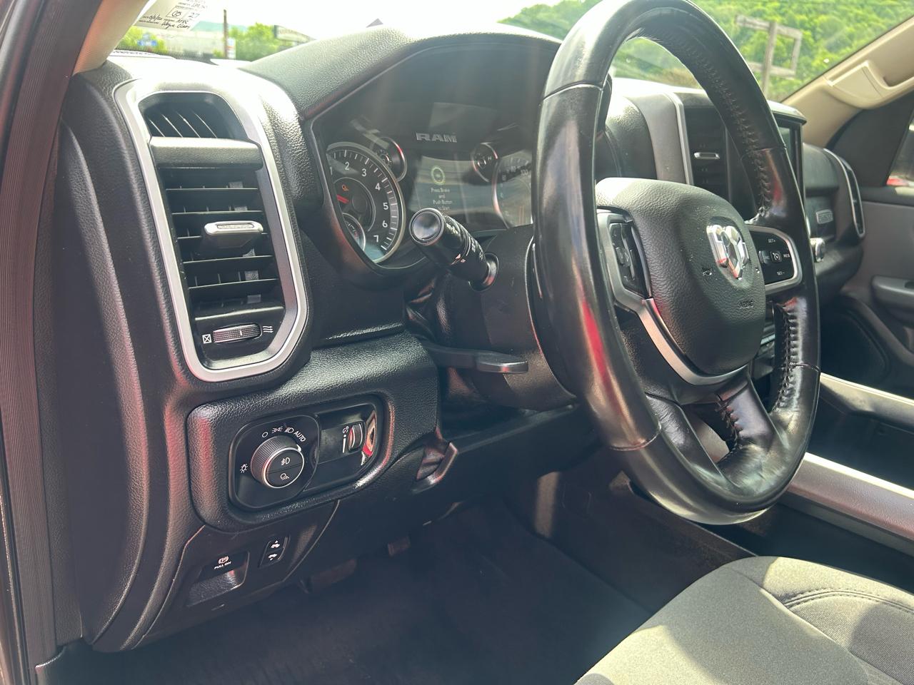RAM 1500 Big Horn Crew Cab SWB 4WD 2020