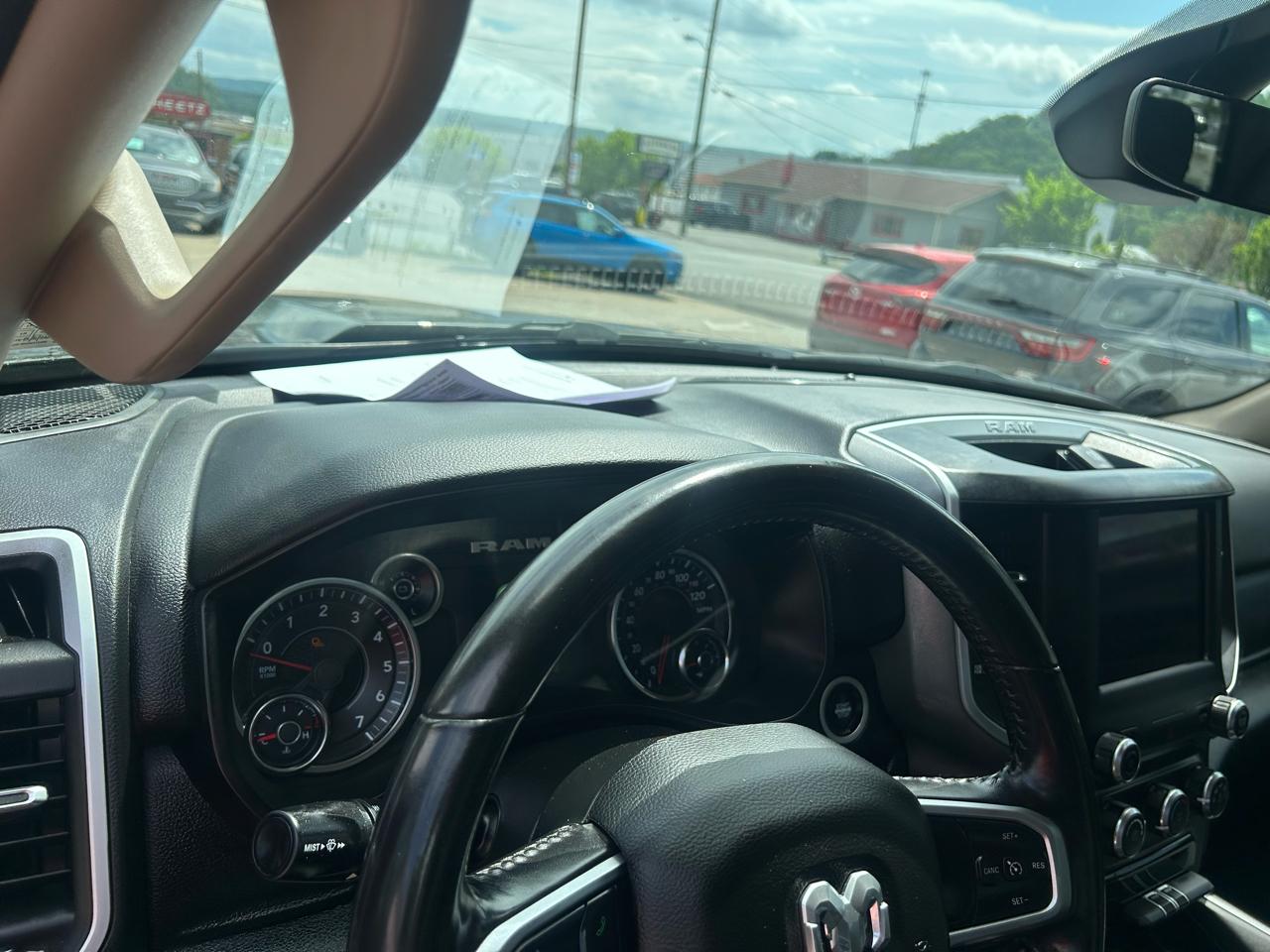 RAM 1500 Big Horn Crew Cab SWB 4WD 2020