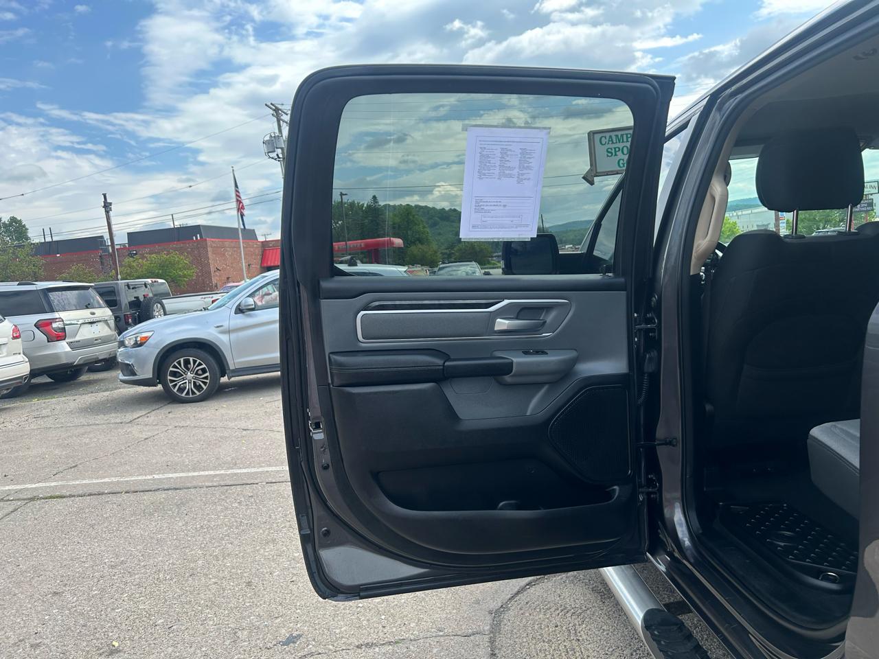 RAM 1500 Big Horn Crew Cab SWB 4WD 2020