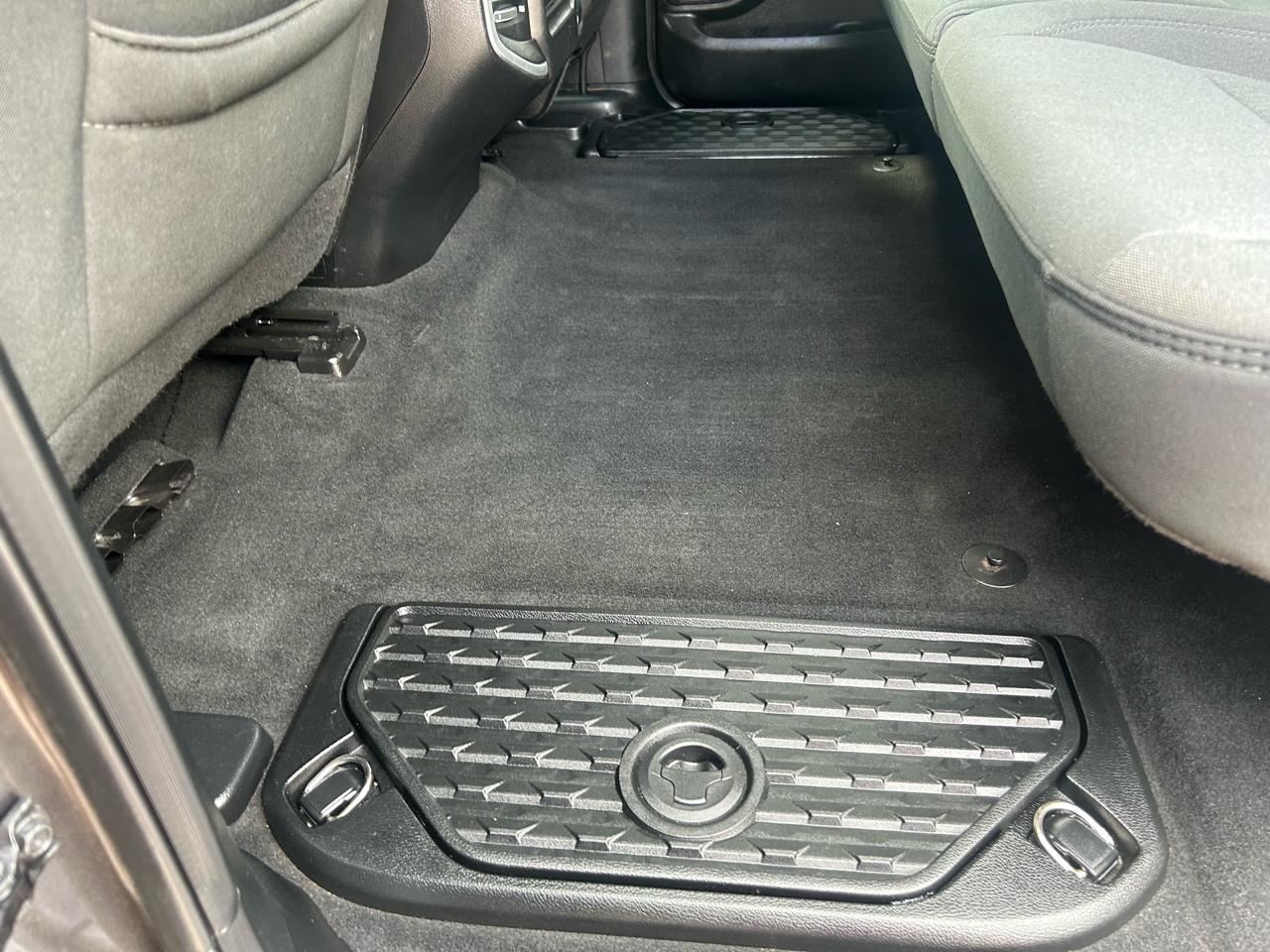 RAM 1500 Big Horn Crew Cab SWB 4WD 2020