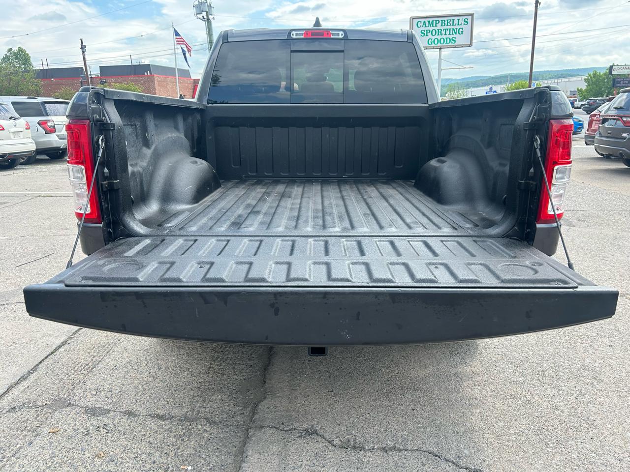 RAM 1500 Big Horn Crew Cab SWB 4WD 2020