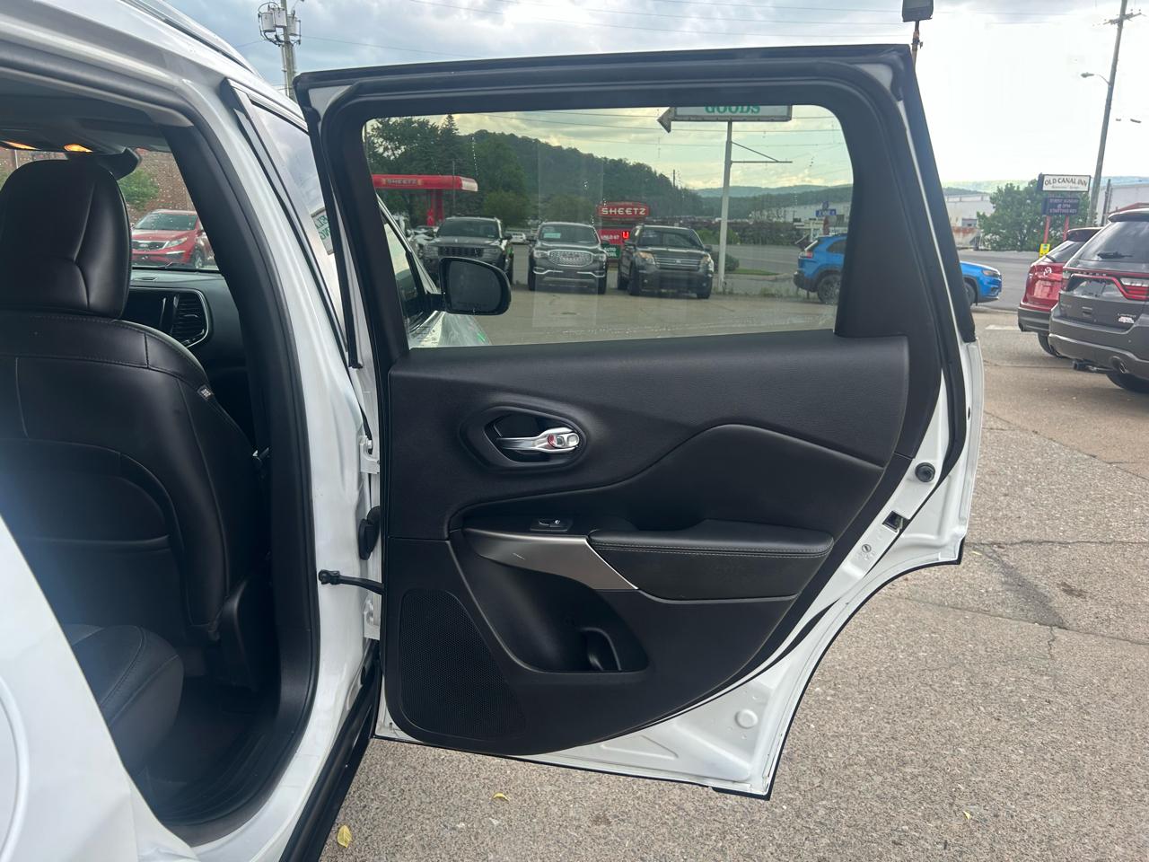 Jeep Cherokee Limited 4WD 2021