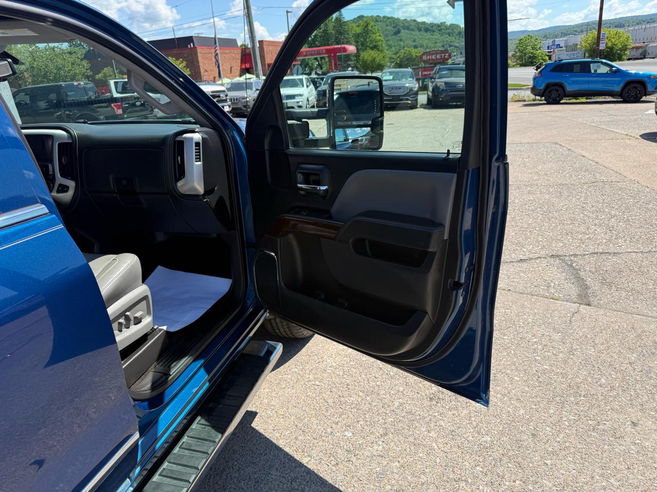 GMC Sierra 1500 SLT Crew Cab Short Box 4WD 2015