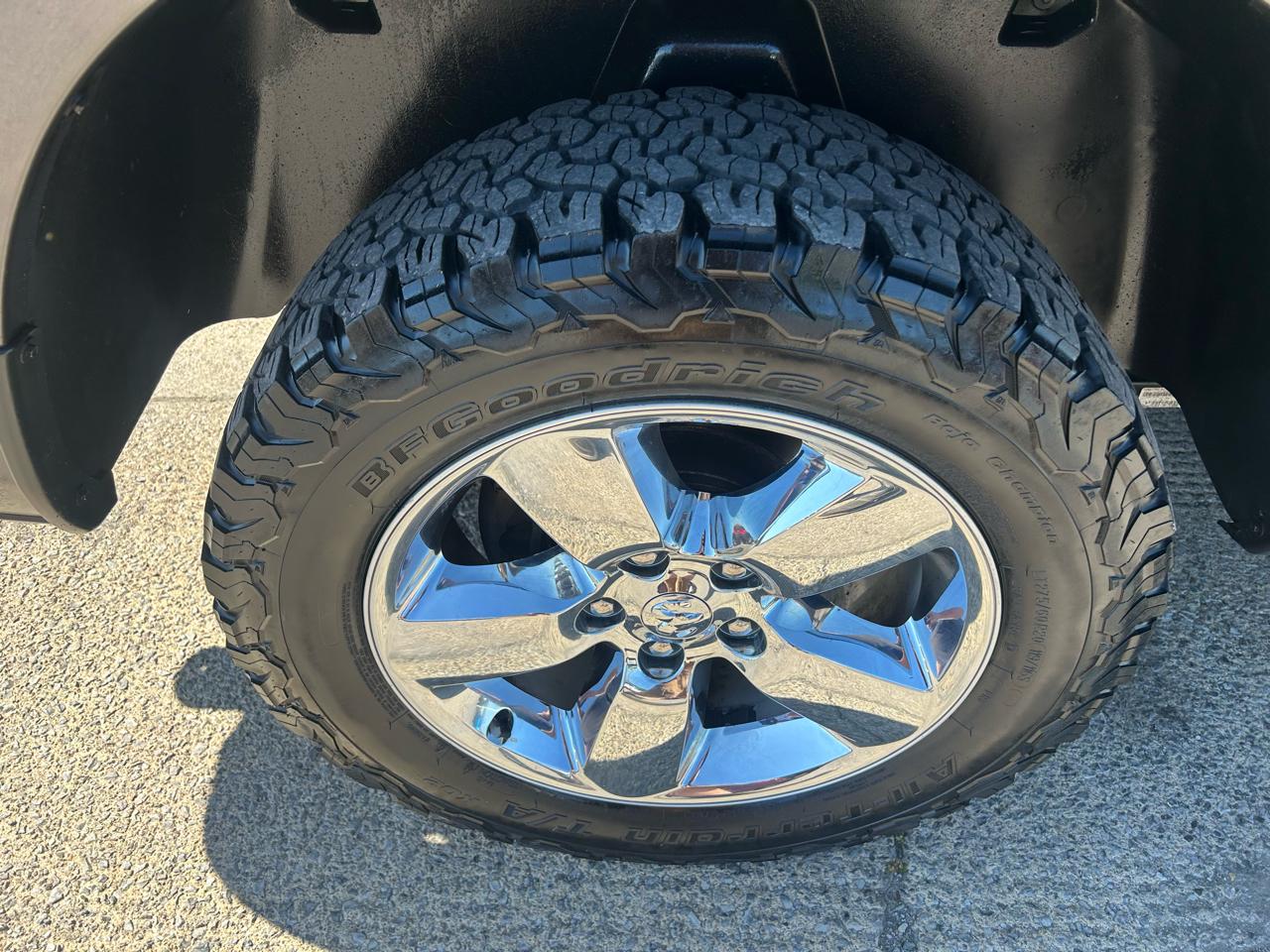 RAM 1500 SLT Crew Cab SWB 4WD 2016