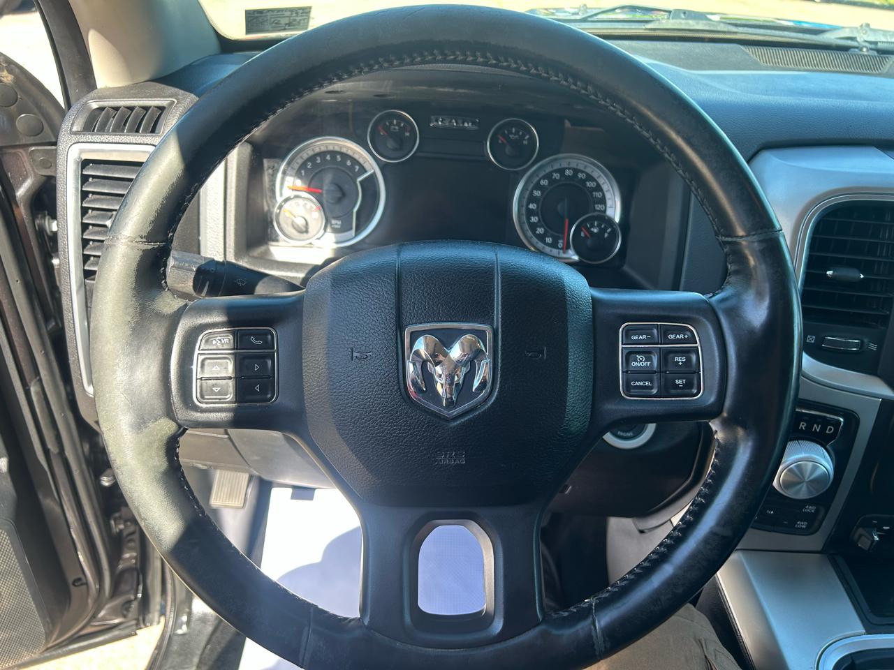 RAM 1500 SLT Crew Cab SWB 4WD 2016