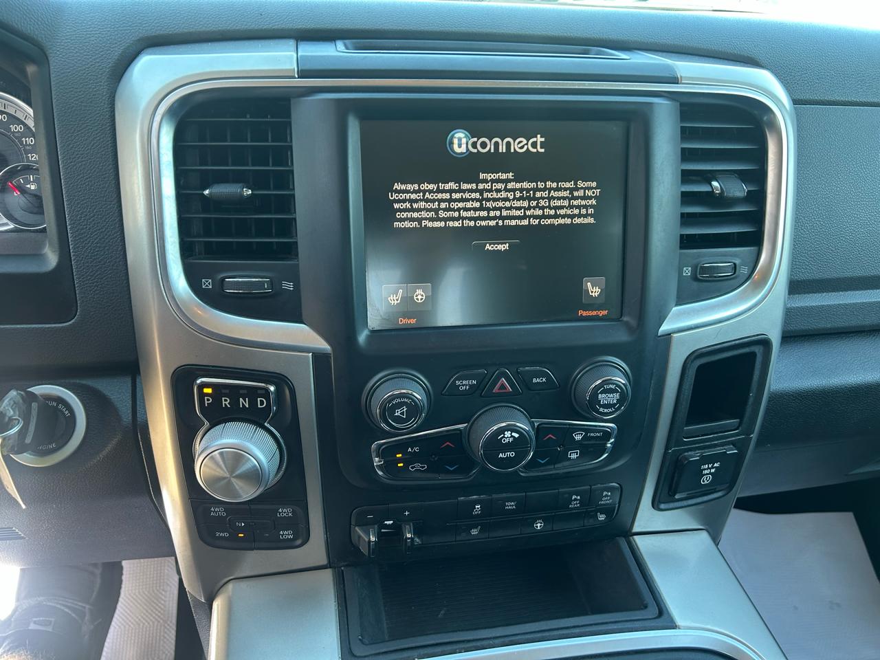RAM 1500 SLT Crew Cab SWB 4WD 2016