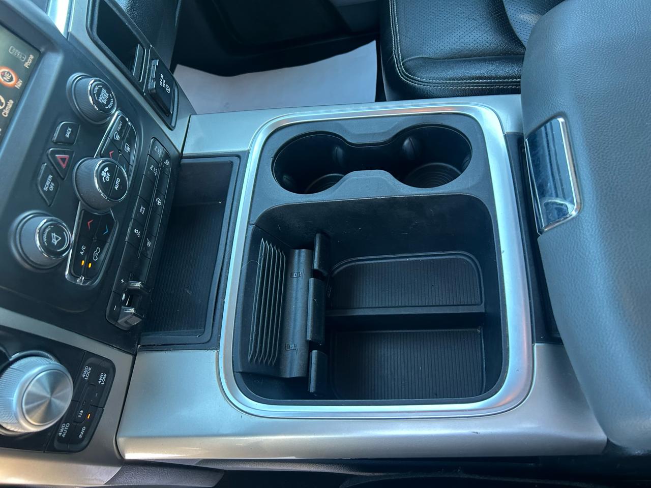 RAM 1500 SLT Crew Cab SWB 4WD 2016