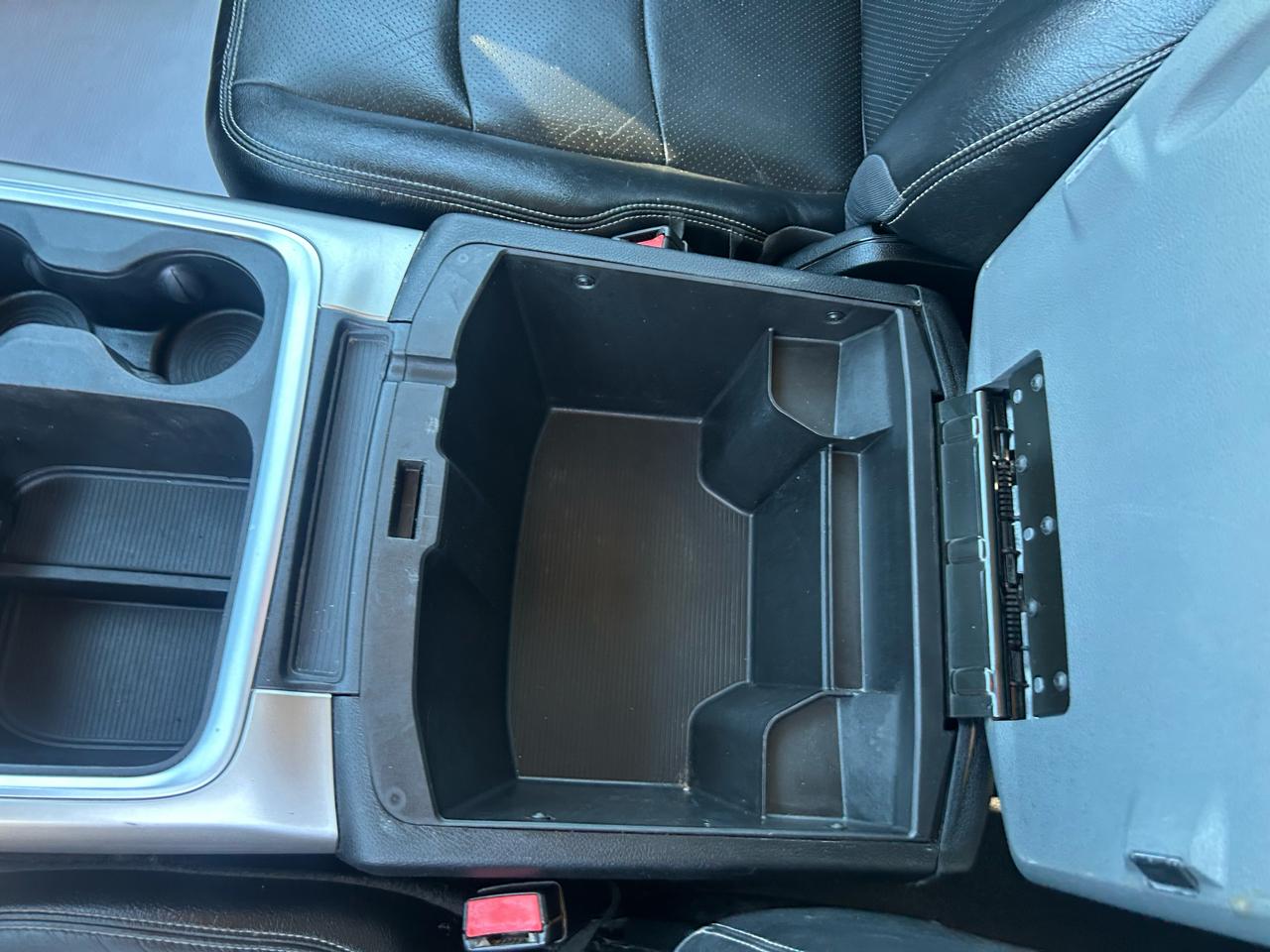 RAM 1500 SLT Crew Cab SWB 4WD 2016
