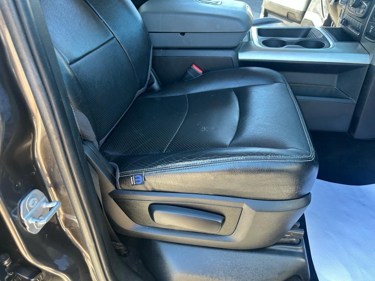 RAM 1500 SLT Crew Cab SWB 4WD 2016