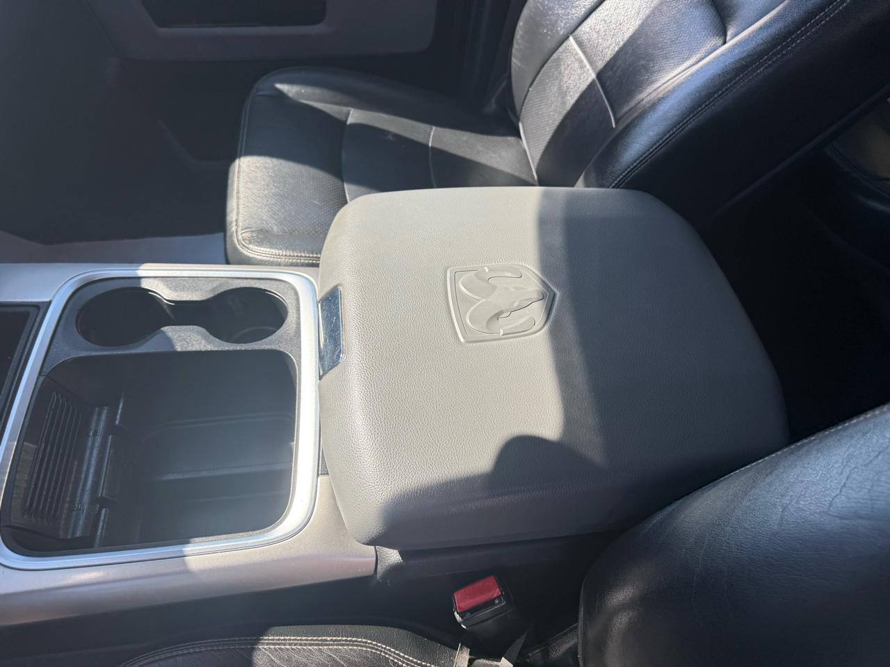 RAM 1500 SLT Crew Cab SWB 4WD 2016