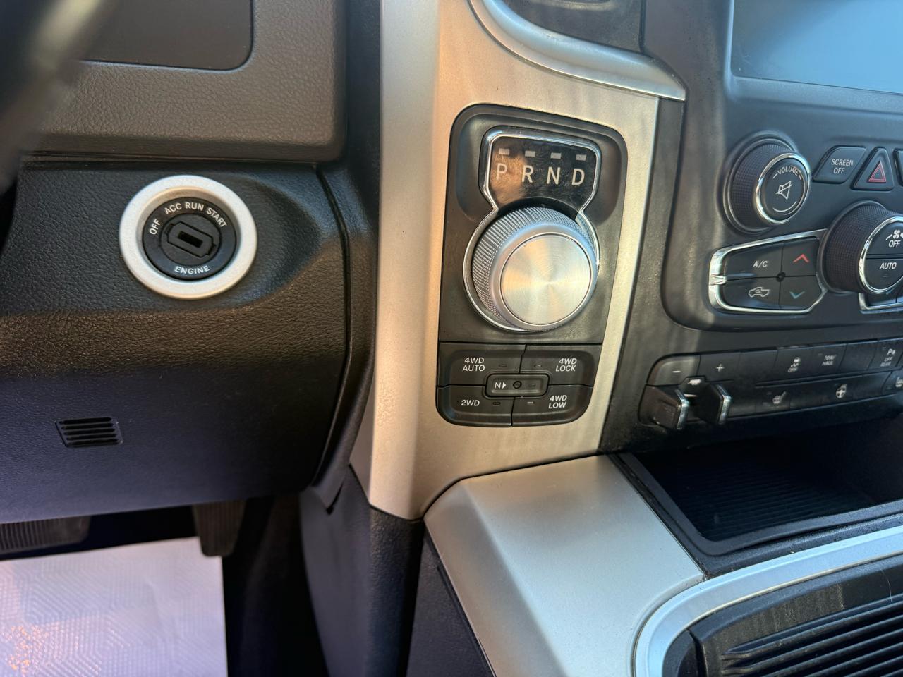 RAM 1500 SLT Crew Cab SWB 4WD 2016