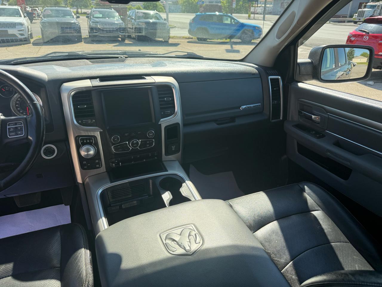 RAM 1500 SLT Crew Cab SWB 4WD 2016
