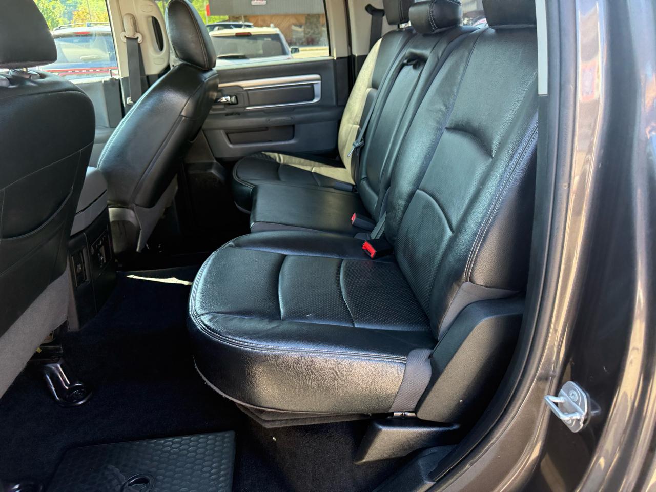 RAM 1500 SLT Crew Cab SWB 4WD 2016