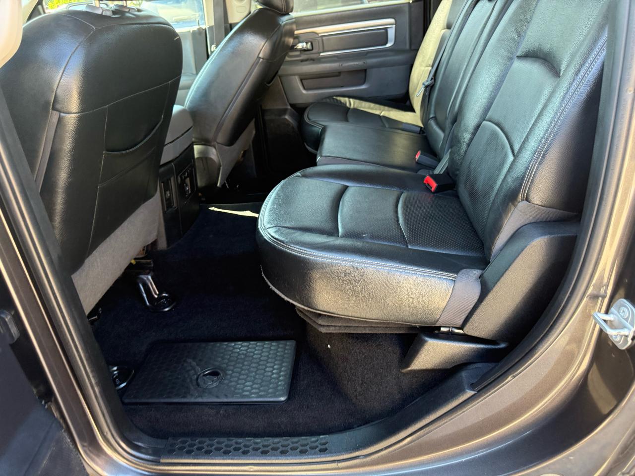 RAM 1500 SLT Crew Cab SWB 4WD 2016