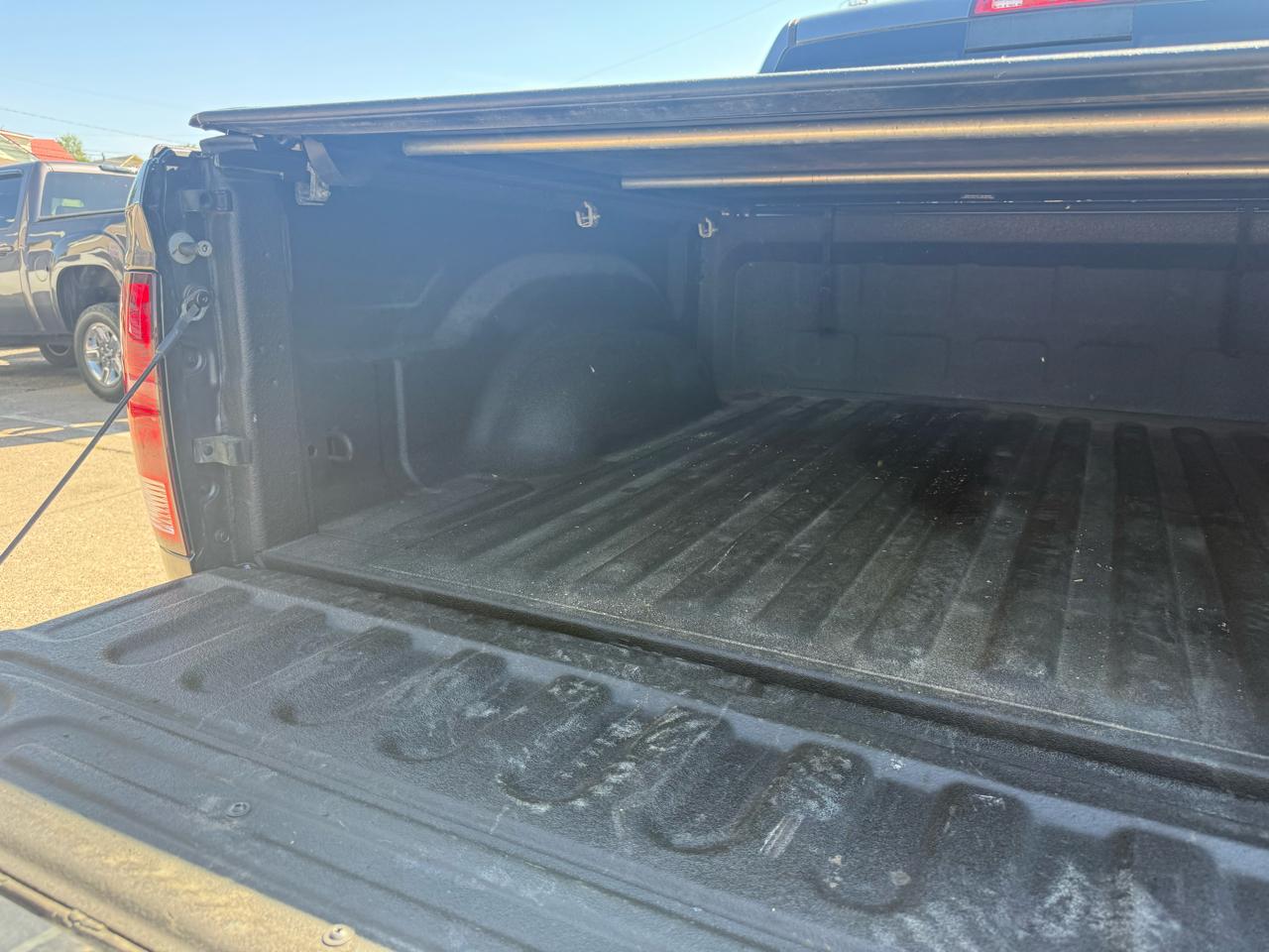 RAM 1500 SLT Crew Cab SWB 4WD 2016