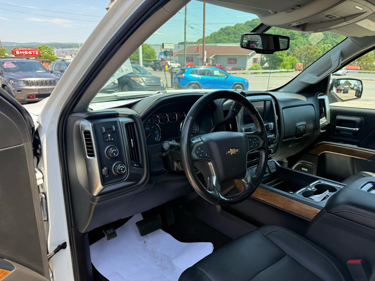 Chevrolet Silverado 1500 LTZ Crew Cab 4WD 2018