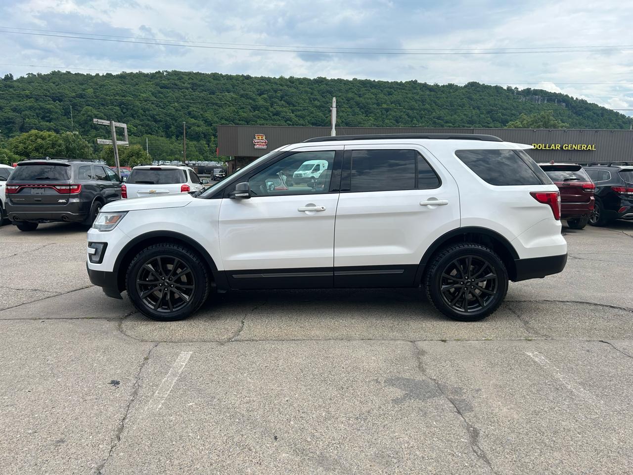 Ford Explorer XLT 4WD 2017
