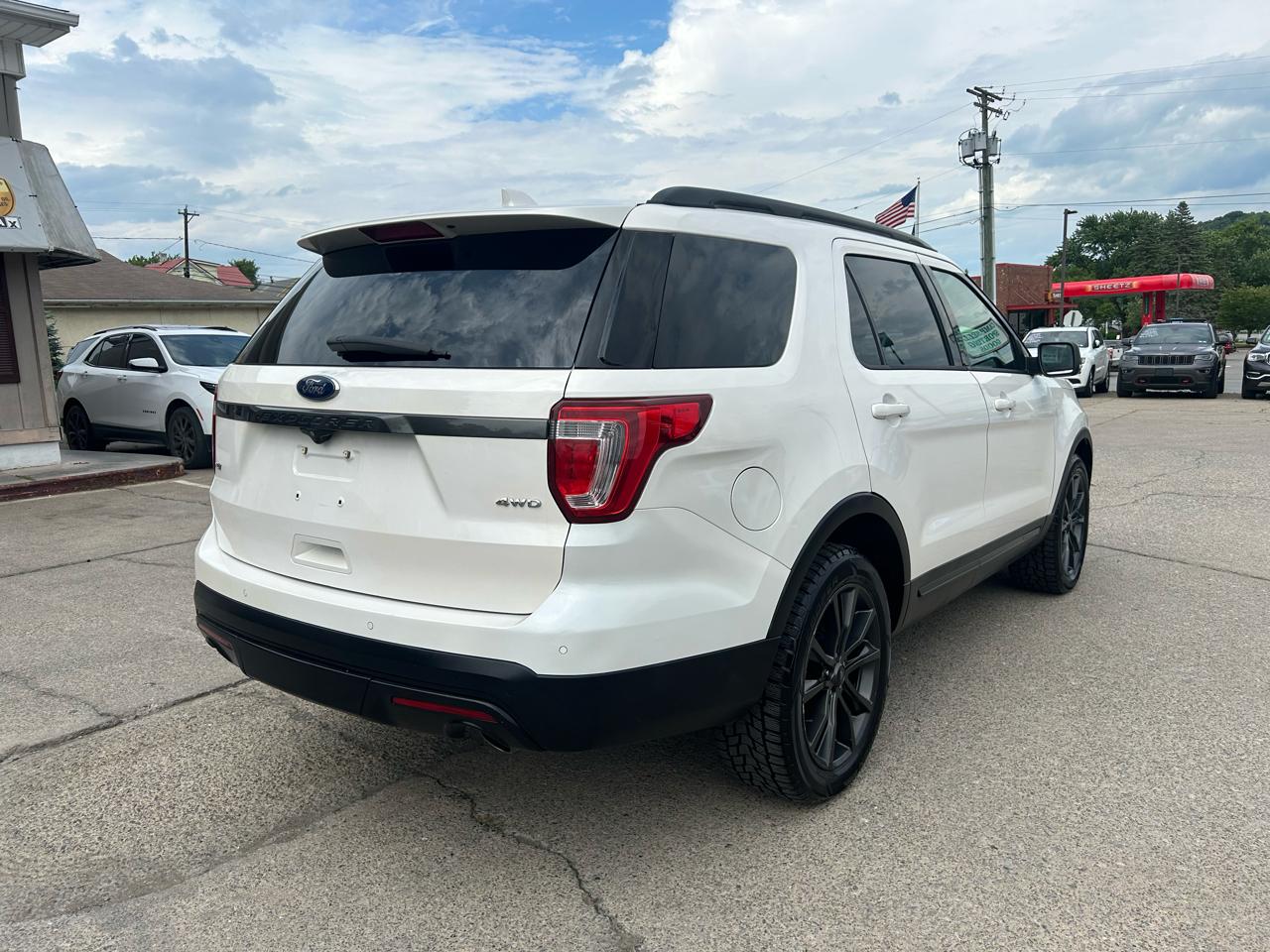Ford Explorer XLT 4WD 2017