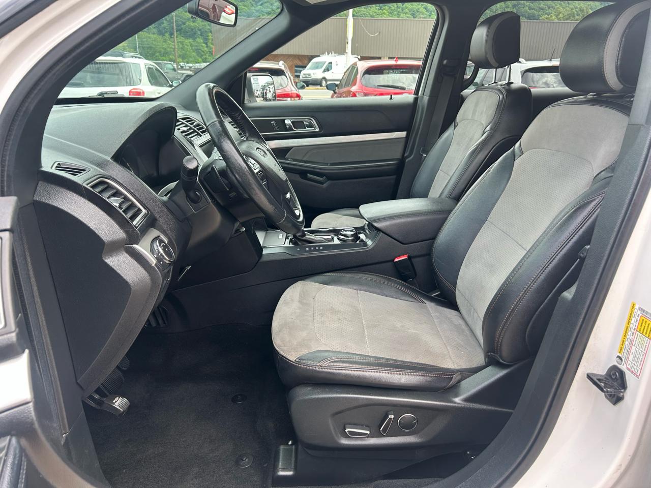 Ford Explorer XLT 4WD 2017