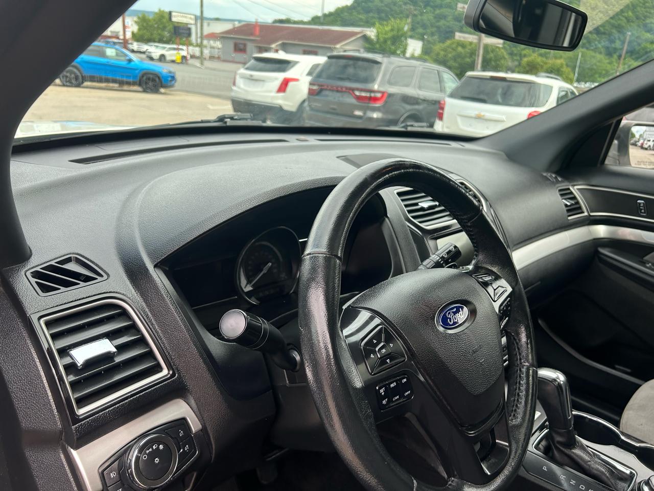 Ford Explorer XLT 4WD 2017