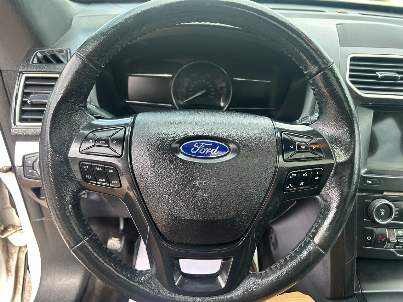 Ford Explorer XLT 4WD 2017
