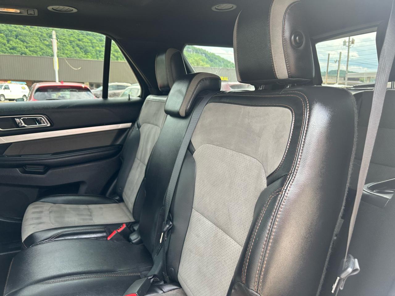 Ford Explorer XLT 4WD 2017