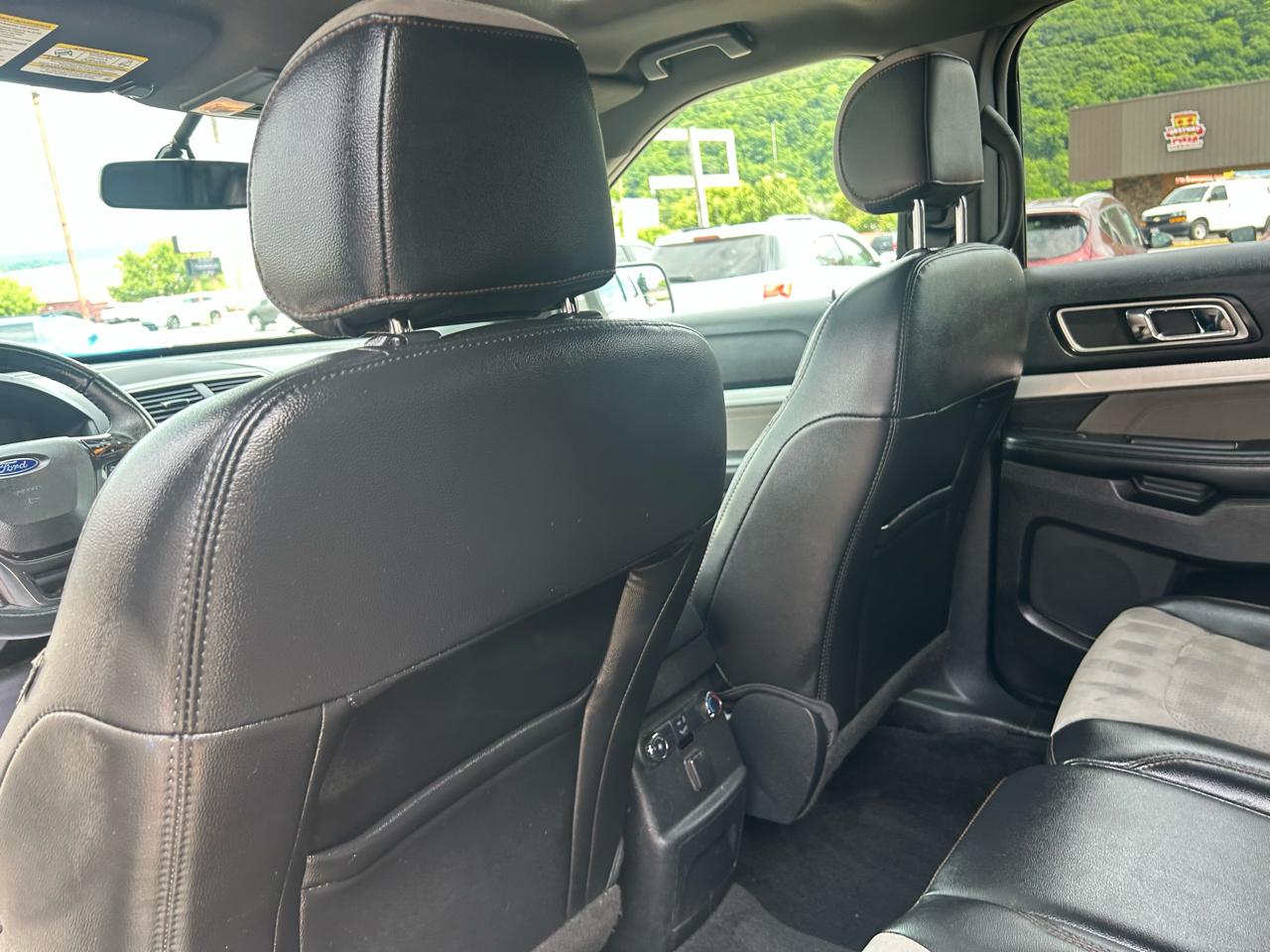 Ford Explorer XLT 4WD 2017