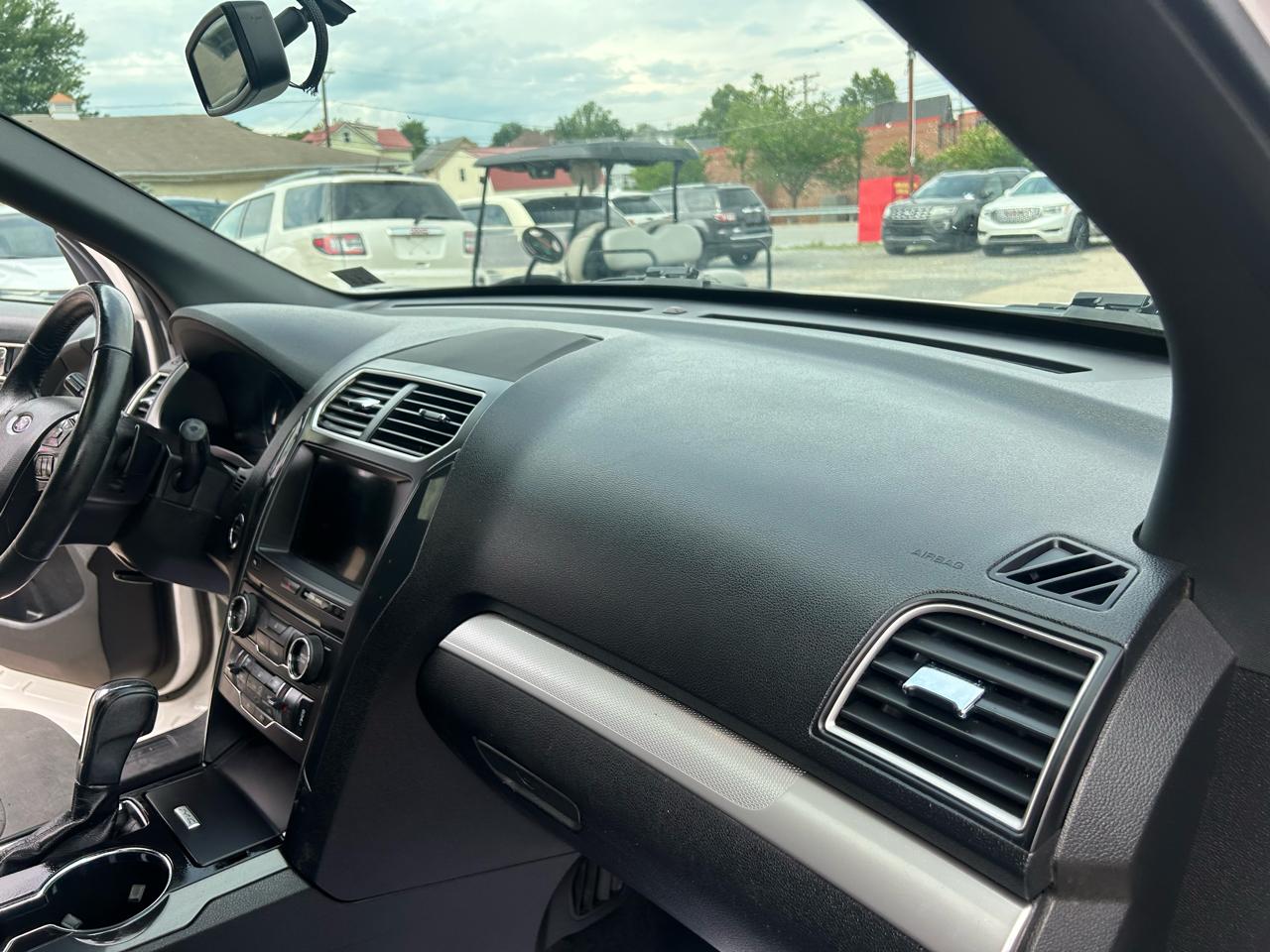 Ford Explorer XLT 4WD 2017