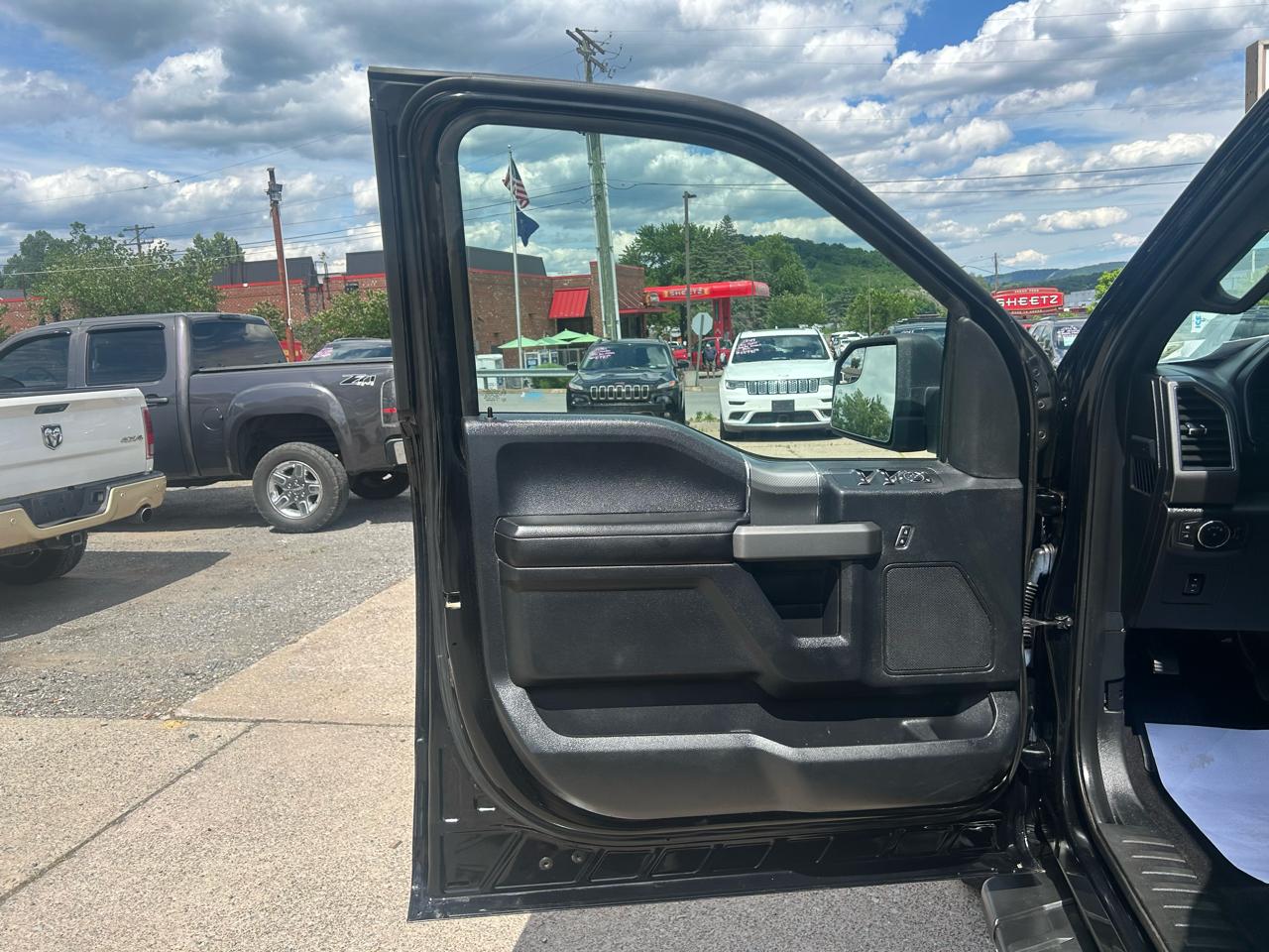 Ford F-150 XLT SuperCrew 5.5-ft. Bed 4WD 2017