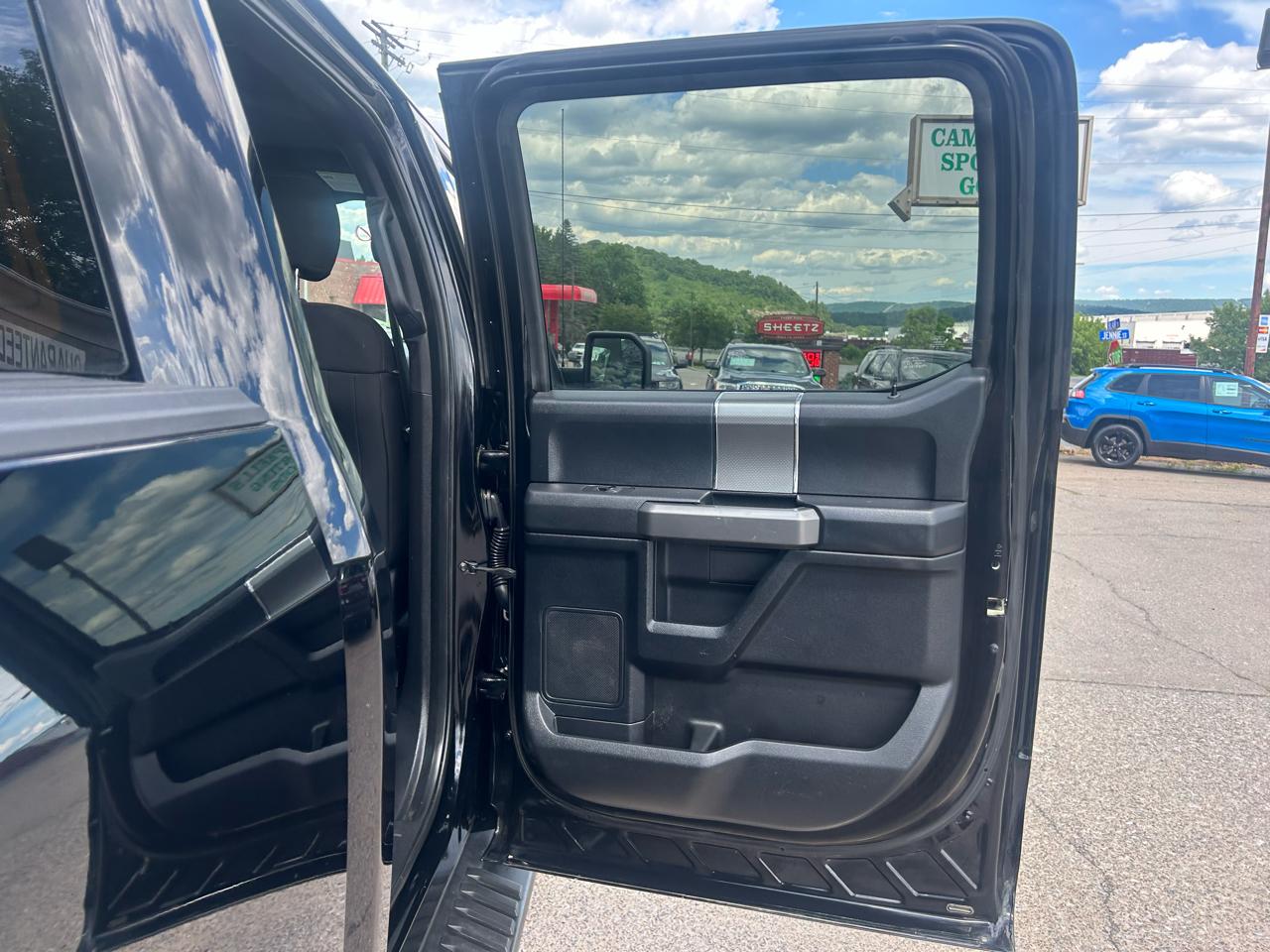Ford F-150 XLT SuperCrew 5.5-ft. Bed 4WD 2017