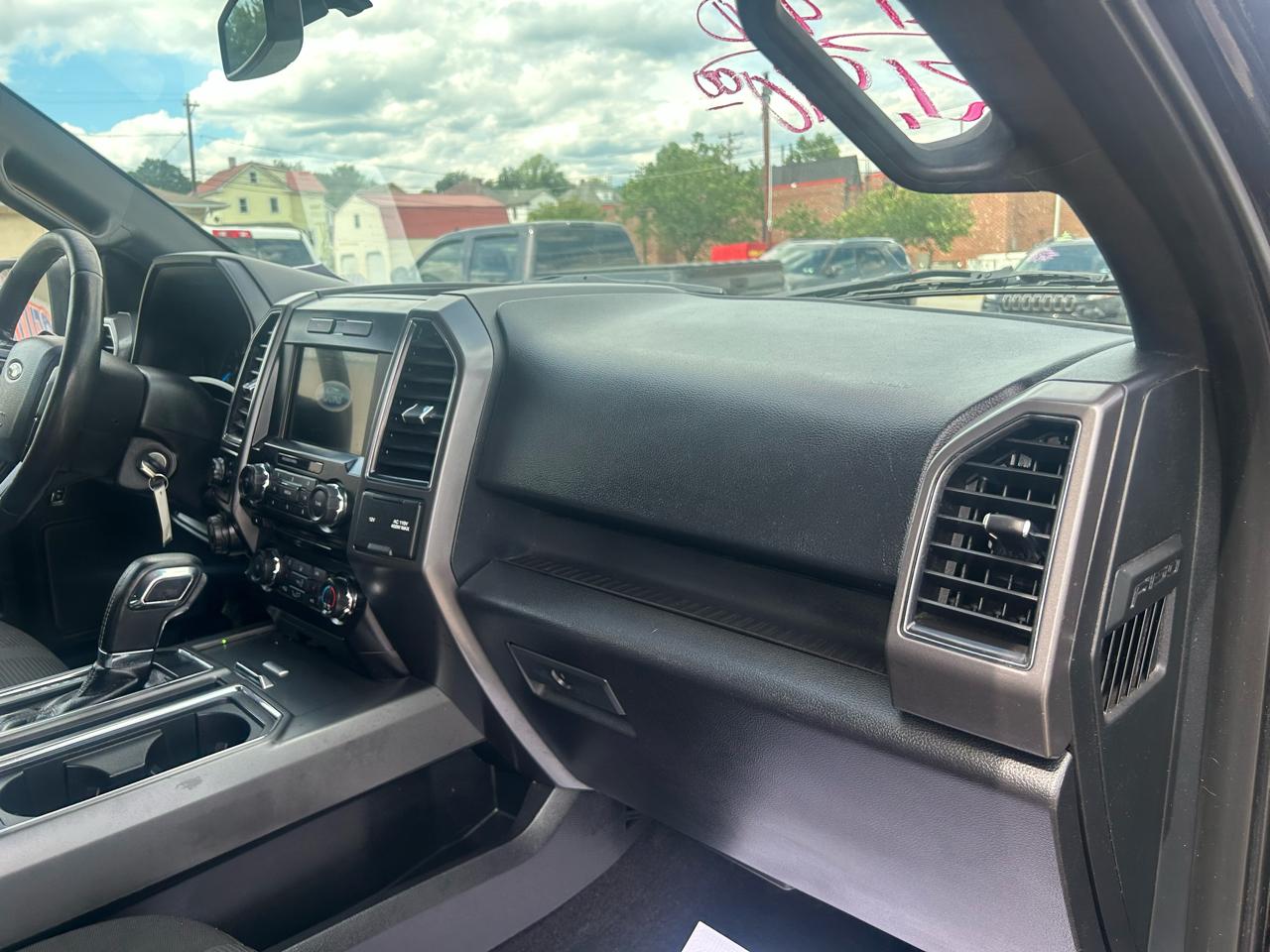 Ford F-150 XLT SuperCrew 5.5-ft. Bed 4WD 2017