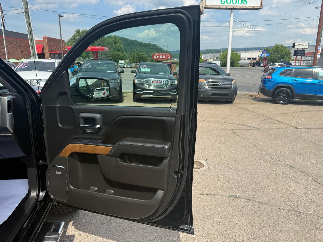 Chevrolet Silverado 1500 LTZ Crew Cab 4WD 2016