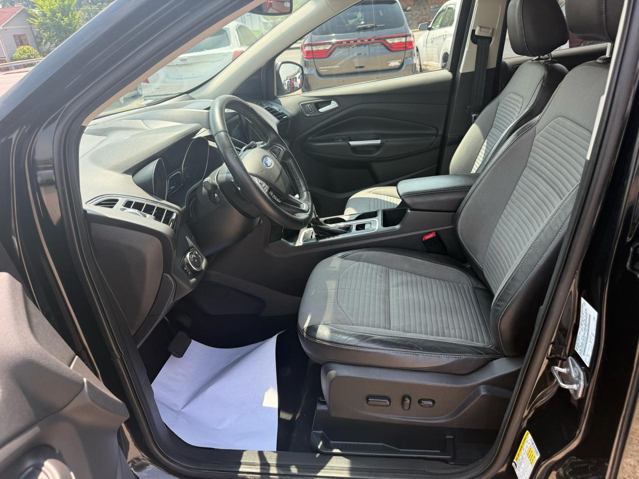 Ford Escape Titanium 4WD 2017