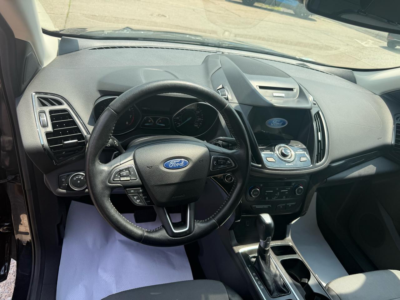 Ford Escape Titanium 4WD 2017