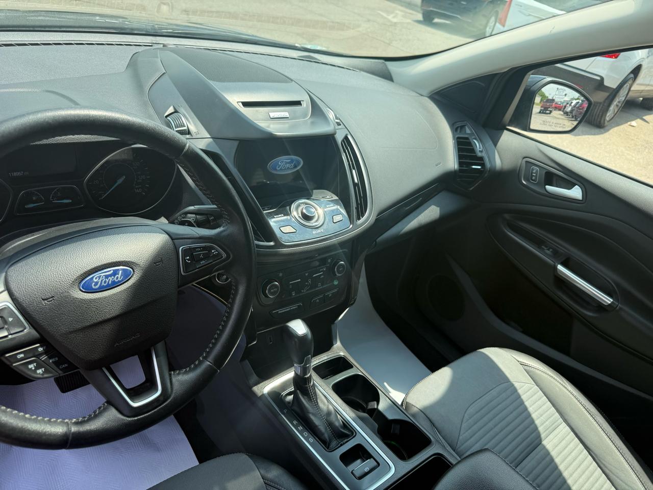 Ford Escape Titanium 4WD 2017