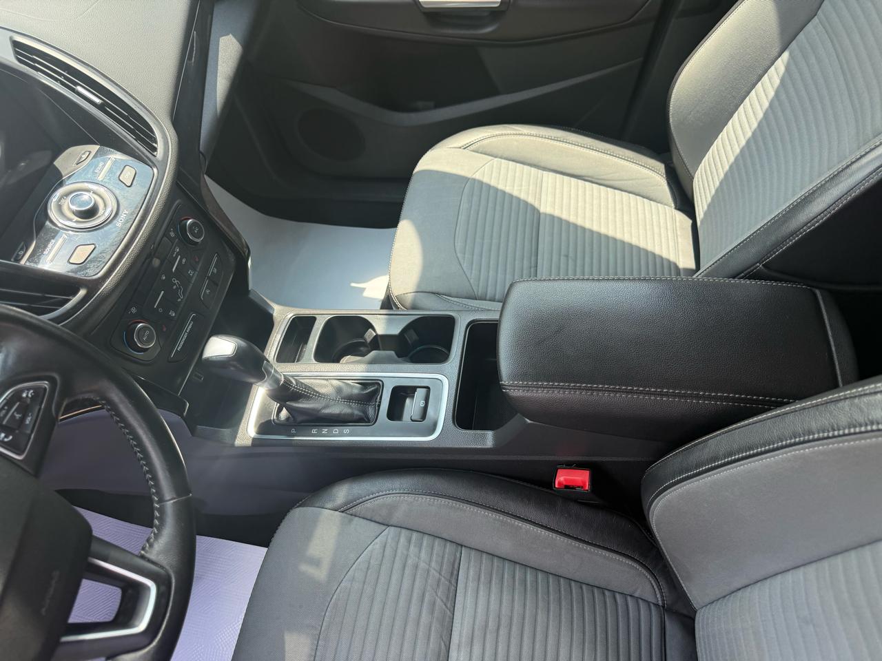 Ford Escape Titanium 4WD 2017