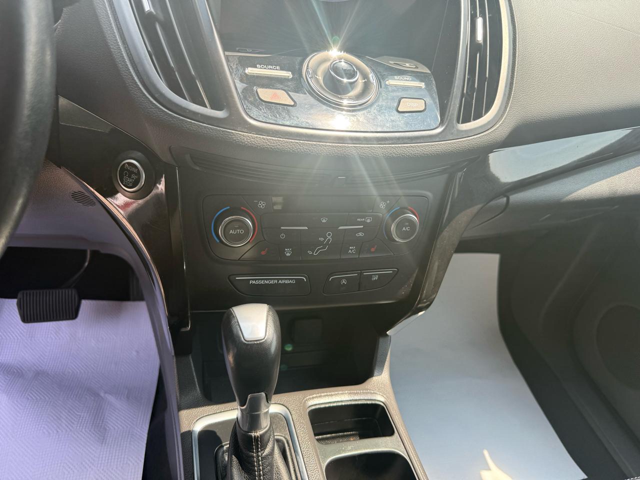Ford Escape Titanium 4WD 2017