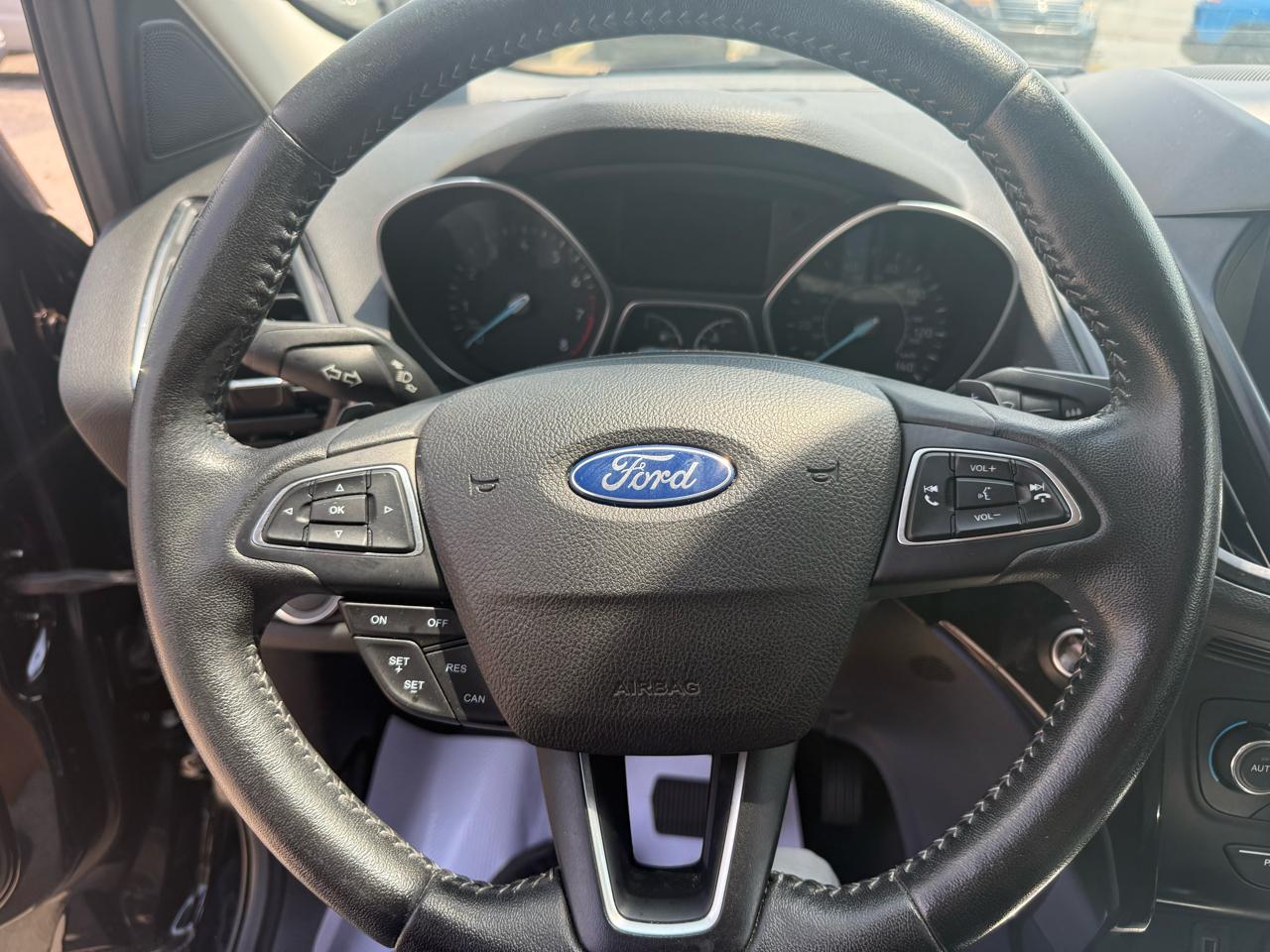 Ford Escape Titanium 4WD 2017