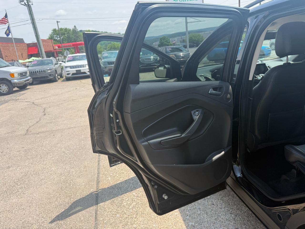 Ford Escape Titanium 4WD 2017