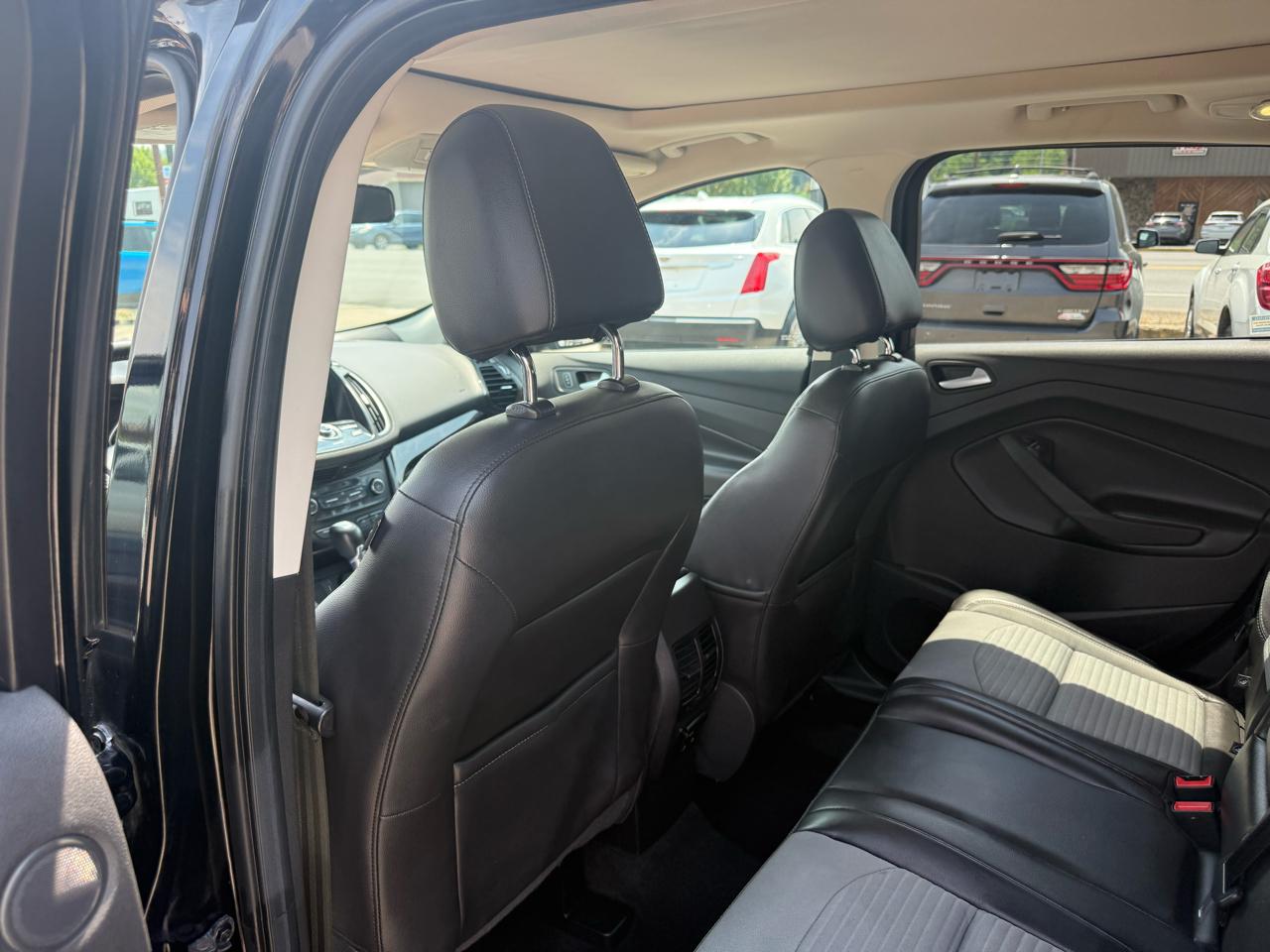 Ford Escape Titanium 4WD 2017